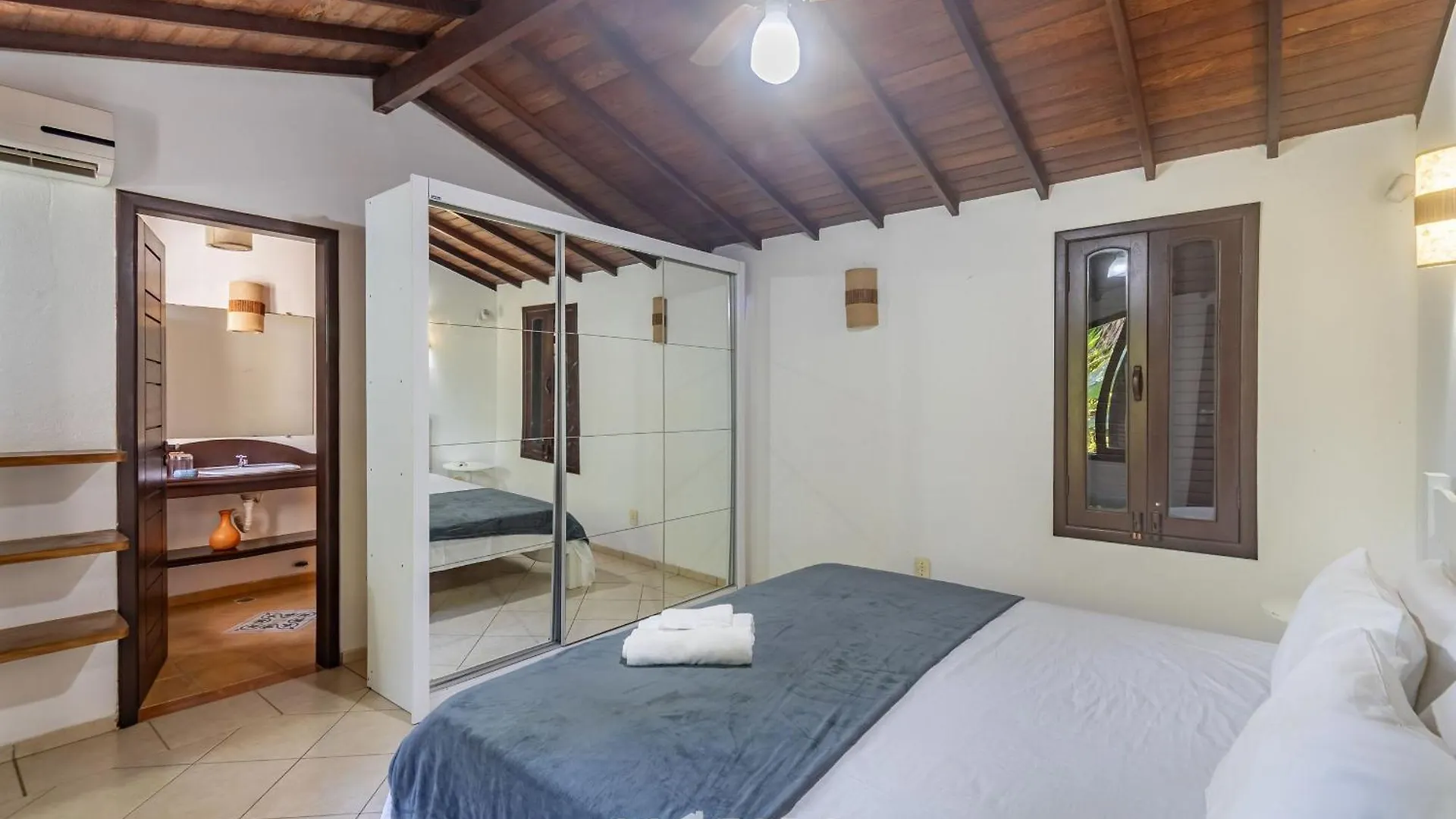 Casa C/3 Suites A 400M Da Praia Do Mucuge Mcg0006 Porto Seguro 0*,  Brazílie